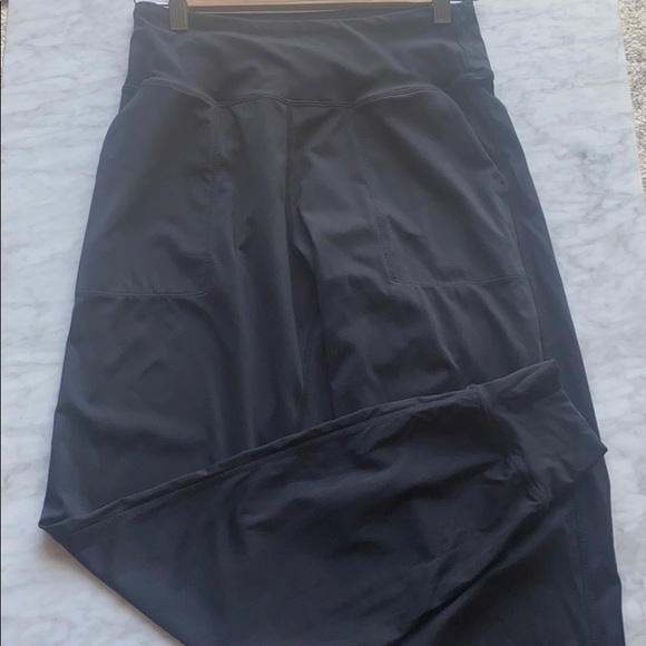 Black joggers with pockets, elastic ankles - Picture 2 of 3